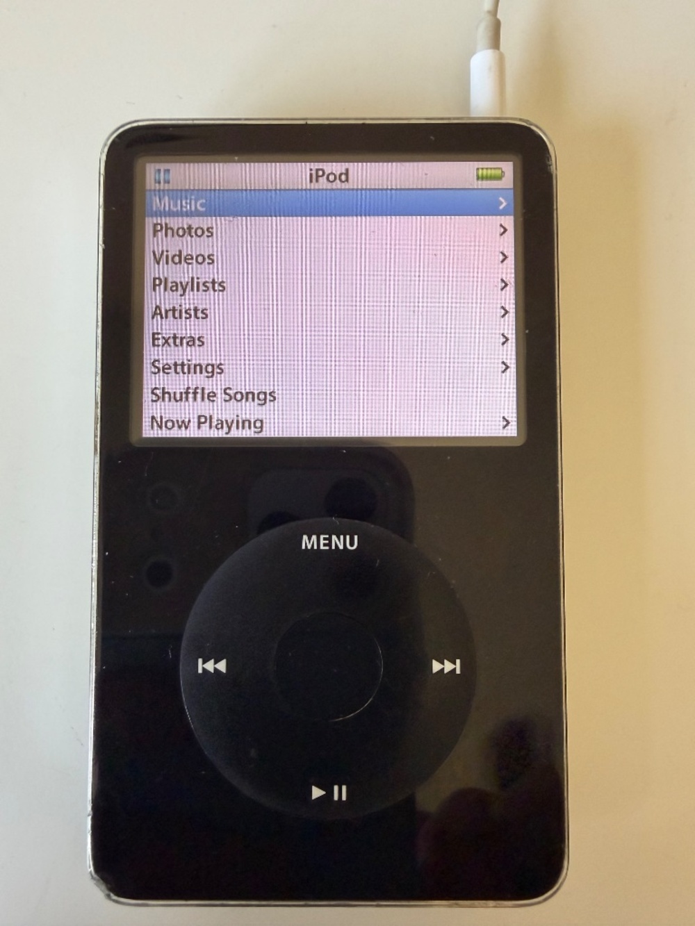 Apple iPod Classic 5.5 Gen 80GB Black (Model A1136) w/charger & camera connector - Picture 4 of 15